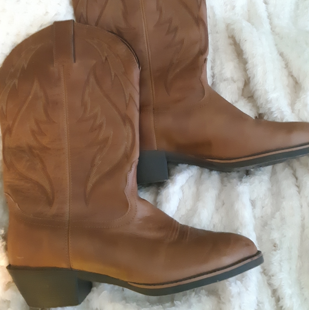 COPY - Nocana cowboy boots size 10